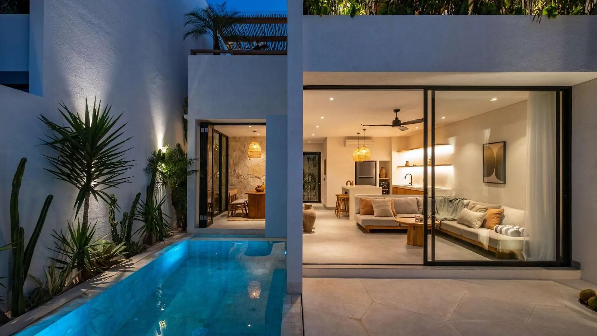 Modern Tropical Villa With Private Pool In Bingin Uluwatu Ινδονησία