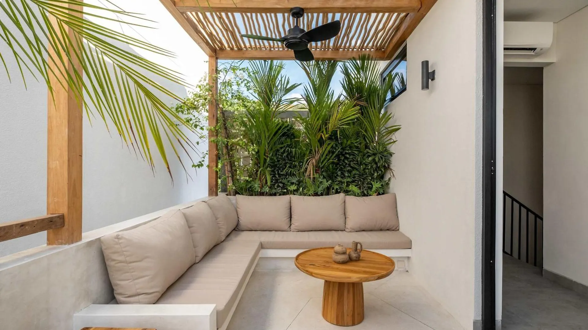 Modern Tropical Villa With Private Pool In Bingin Uluwatu