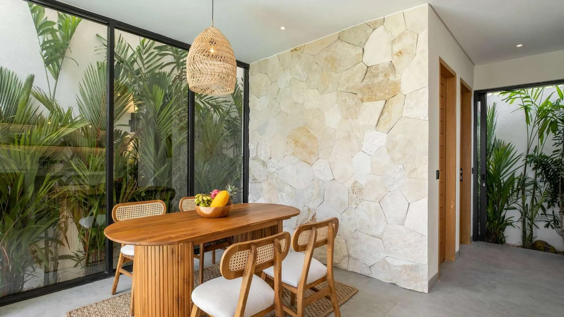 Modern Tropical Villa With Private Pool In Bingin Uluwatu