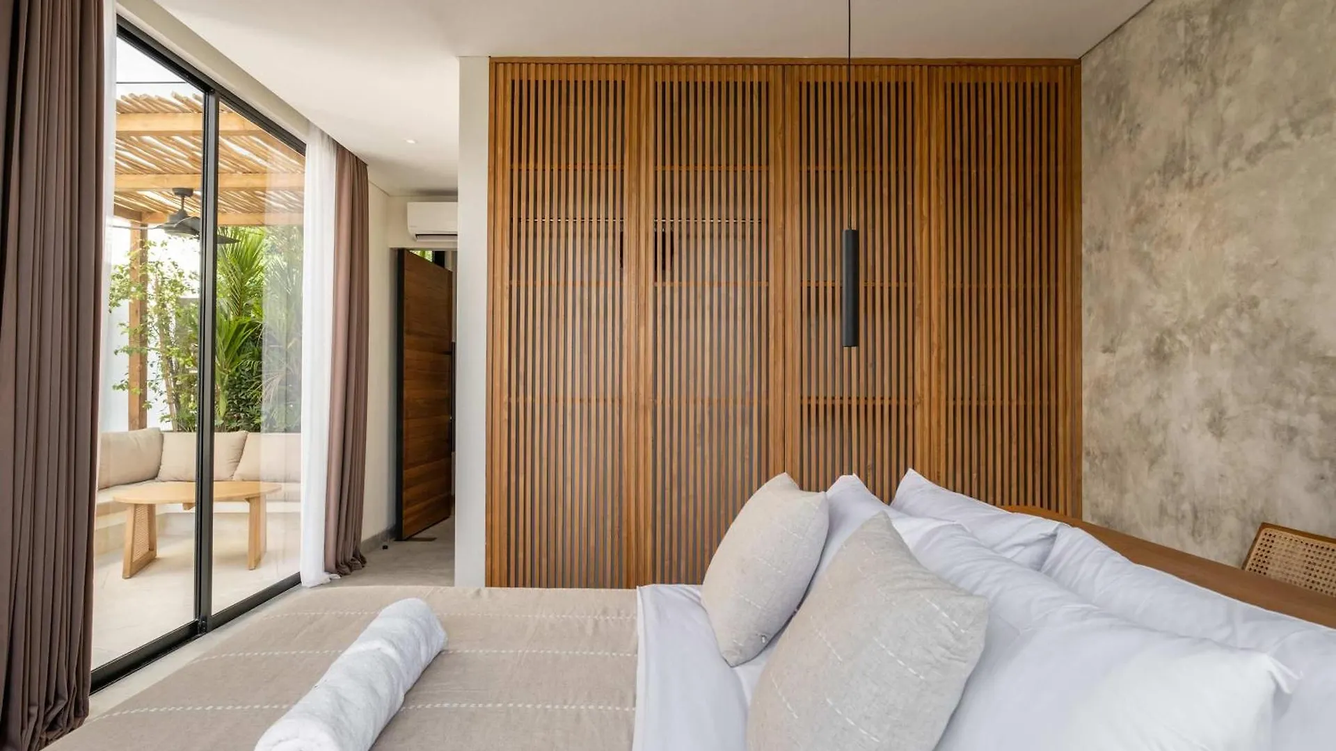 Modern Tropical Villa With Private Pool In Bingin Uluwatu