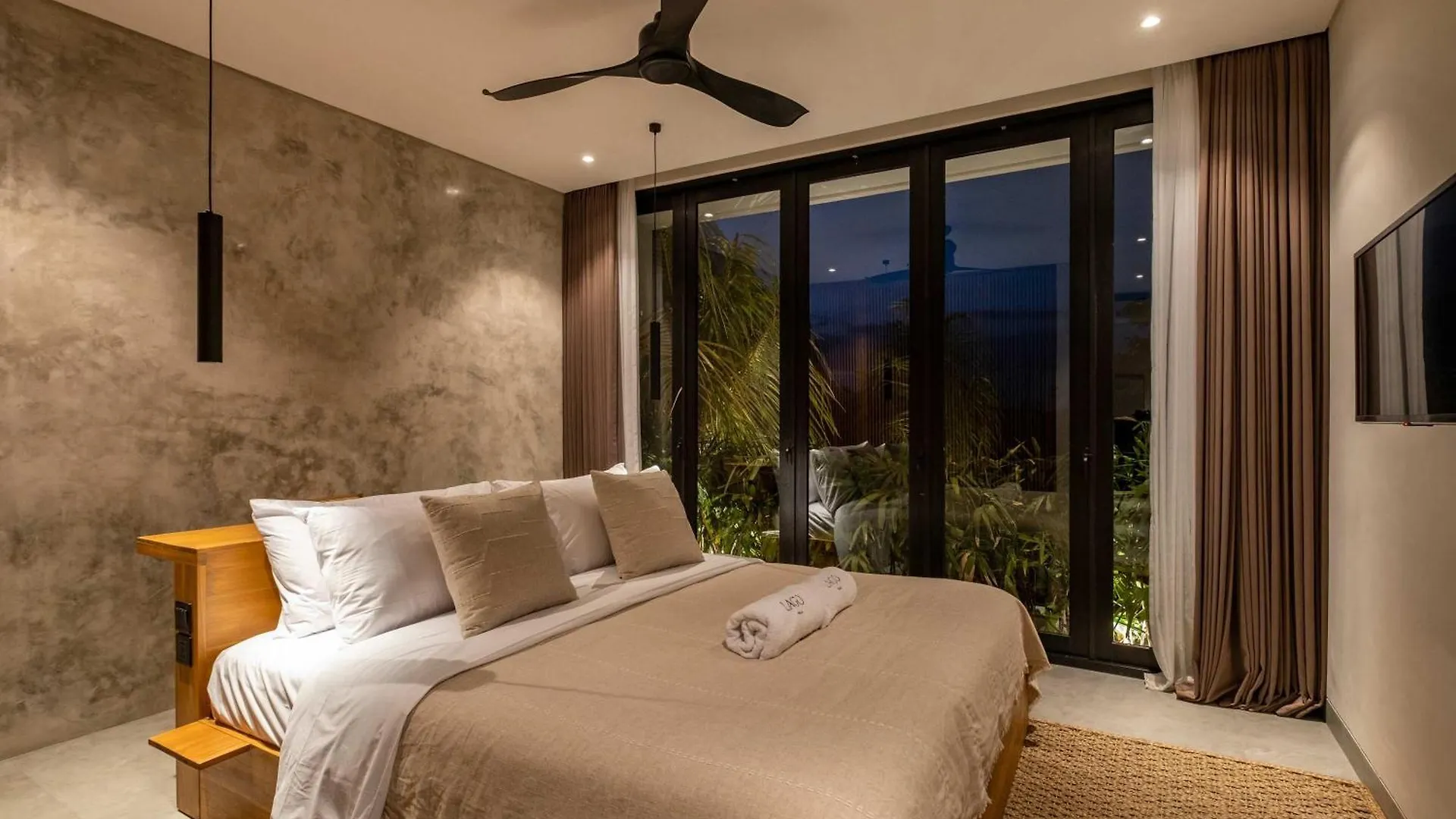 Modern Tropical Villa With Private Pool In Bingin Uluwatu